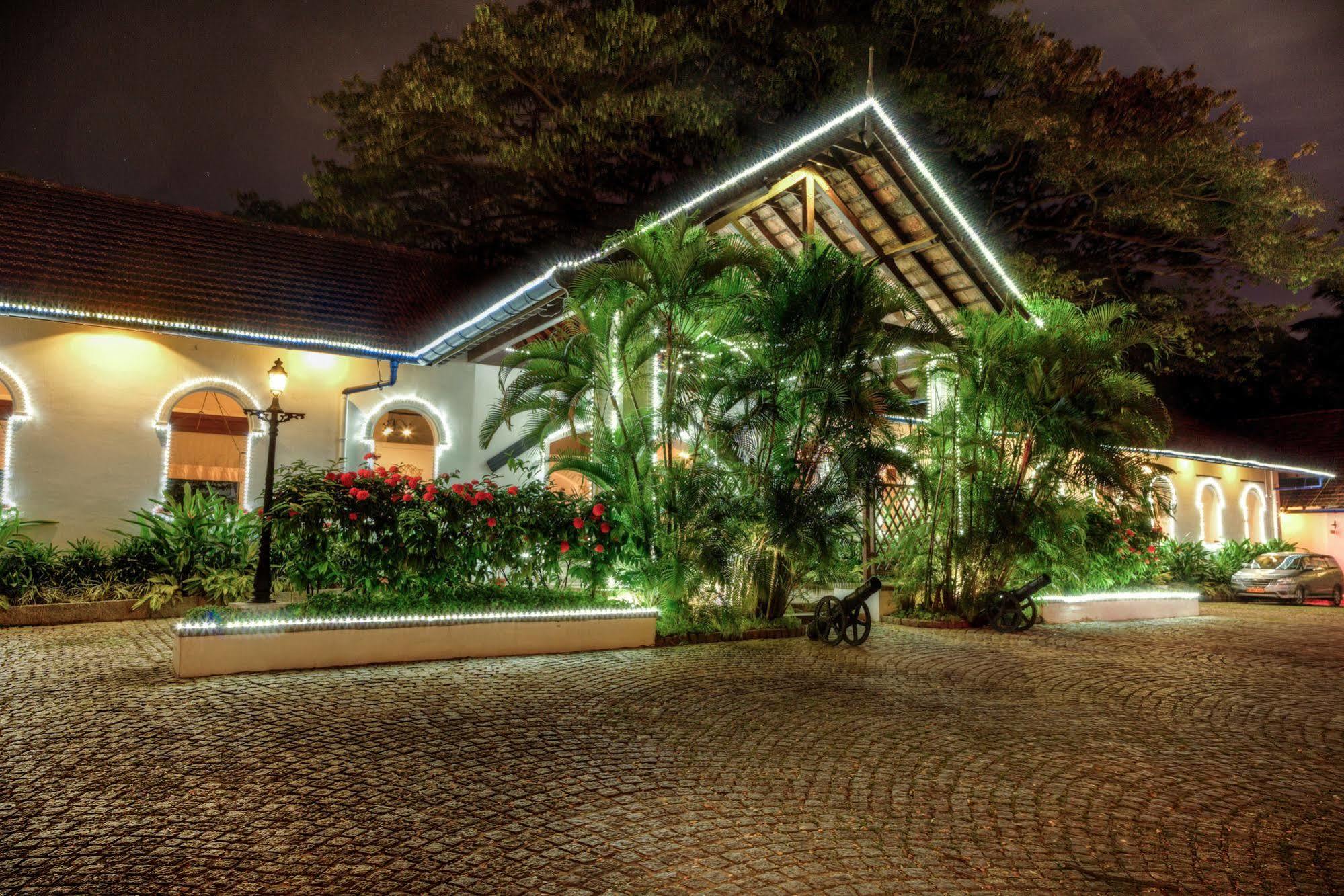 Готель Brunton Boatyard - A Cgh Earth Experience Kochi Екстер'єр фото